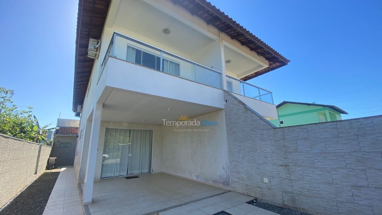 House for vacation rental in Bombinhas (Praia de Zimbros)