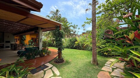 House with 4 bedrooms, 180m from the beach.