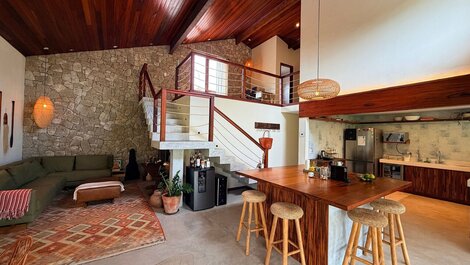 House with 4 bedrooms, 180m from the beach.