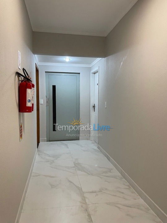 Apartment for vacation rental in Itapema (Meia Praia)