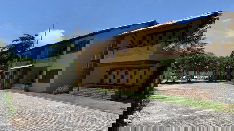 Cond. Princess Isabel, 2 bedrooms, 1 suite, Taperapuan beach front