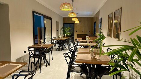 Guesthouse with pool, sauna and breakfast.