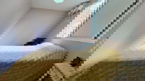 Apartamento frente al mar en Florianópolis para 4 personas con piscina.