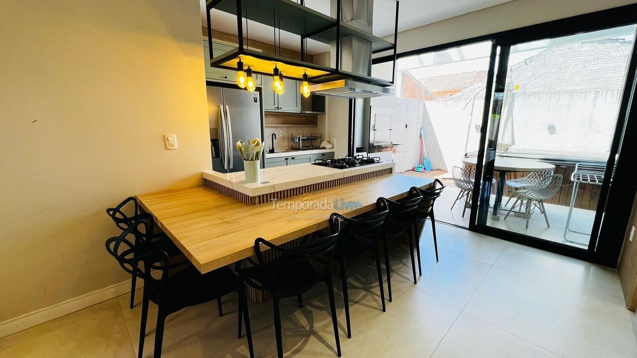 Casa para aluguel de temporada em Bombinhas (Mariscal)