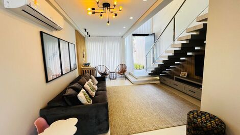 Excelente Sobrado com 2 suítes na Praia de Mariscal