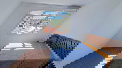 Apartamento en Florianópolis, mar tranquilo a 100 metros, para 3 personas.