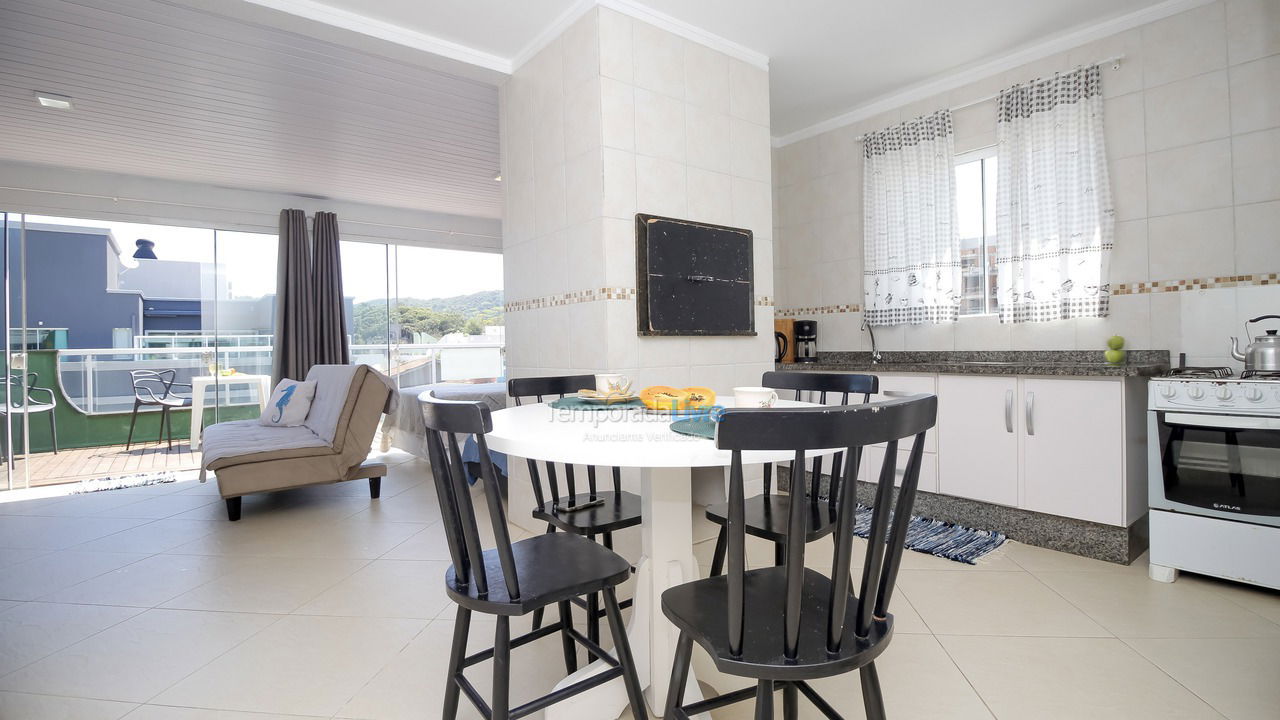 Apartamento para aluguel de temporada em Bombinhas (Praia de Quatro Ilhas)