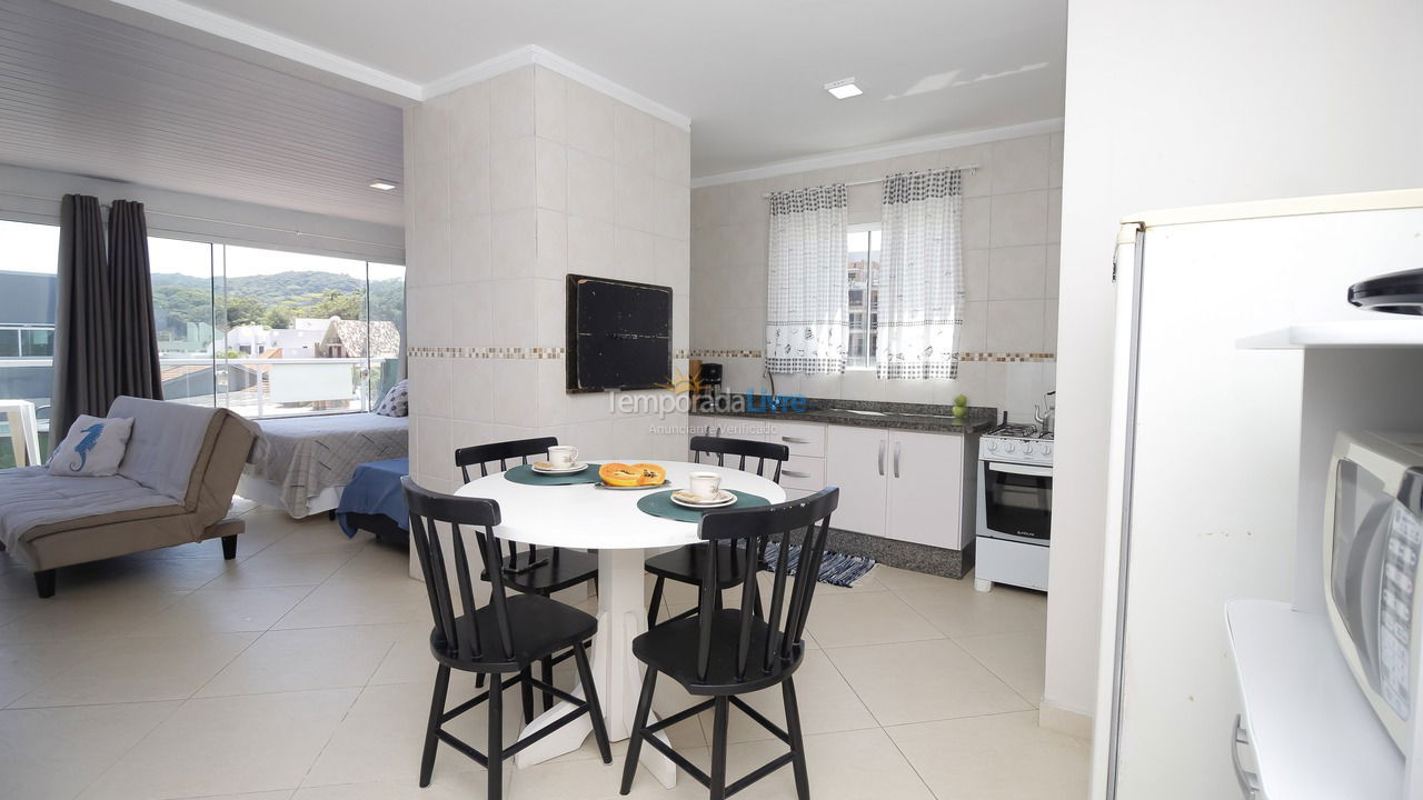 Apartamento para aluguel de temporada em Bombinhas (Praia de Quatro Ilhas)