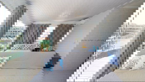 Apartamento com linda vista para a Praia de Quatro Ilhas - Bombinhas