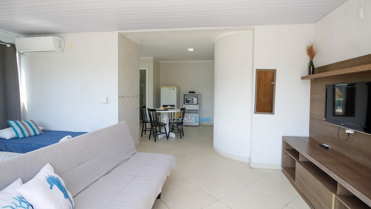Apartamento para aluguel de temporada em Bombinhas (Praia de Quatro Ilhas)
