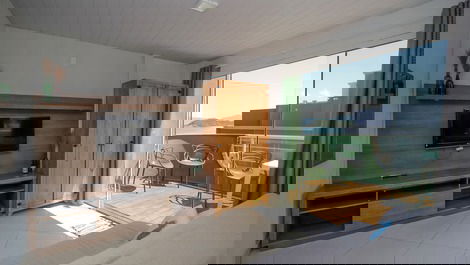 Apartamento com linda vista para a Praia de Quatro Ilhas - Bombinhas