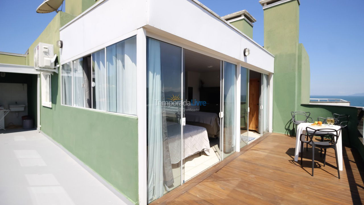 Apartamento para aluguel de temporada em Bombinhas (Praia de Quatro Ilhas)