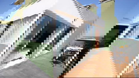 Apartamento com linda vista para a Praia de Quatro Ilhas - Bombinhas