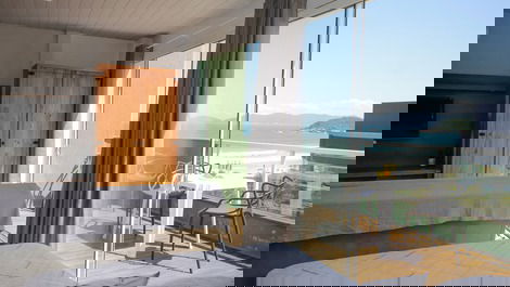 Apartamento com linda vista para a Praia de Quatro Ilhas - Bombinhas