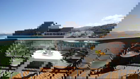 Apartamento com linda vista para a Praia de Quatro Ilhas - Bombinhas