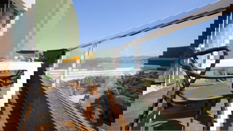 Apartamento com linda vista para a Praia de Quatro Ilhas - Bombinhas