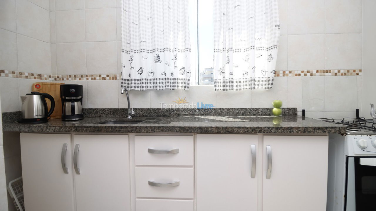 Apartamento para aluguel de temporada em Bombinhas (Praia de Quatro Ilhas)