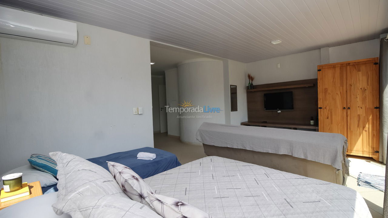 Apartamento para aluguel de temporada em Bombinhas (Praia de Quatro Ilhas)
