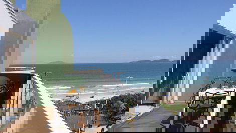 Apartamento com linda vista para a Praia de Quatro Ilhas - Bombinhas