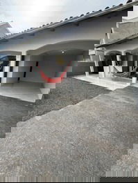 Great house, 3 bedrooms with AC, Wi-Fi, barbecue, covered garage.