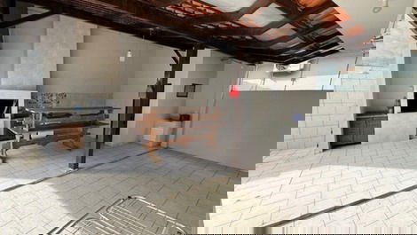 Great house, 3 bedrooms with AC, Wi-Fi, barbecue, covered garage.