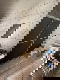 Great house, 3 bedrooms with AC, Wi-Fi, barbecue, covered garage.