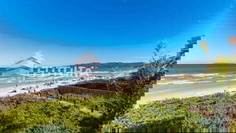 COBERTURA DUPLEX COM 04 SUÍTES FRENTE MAR - MARISCAL/BOMBINHAS