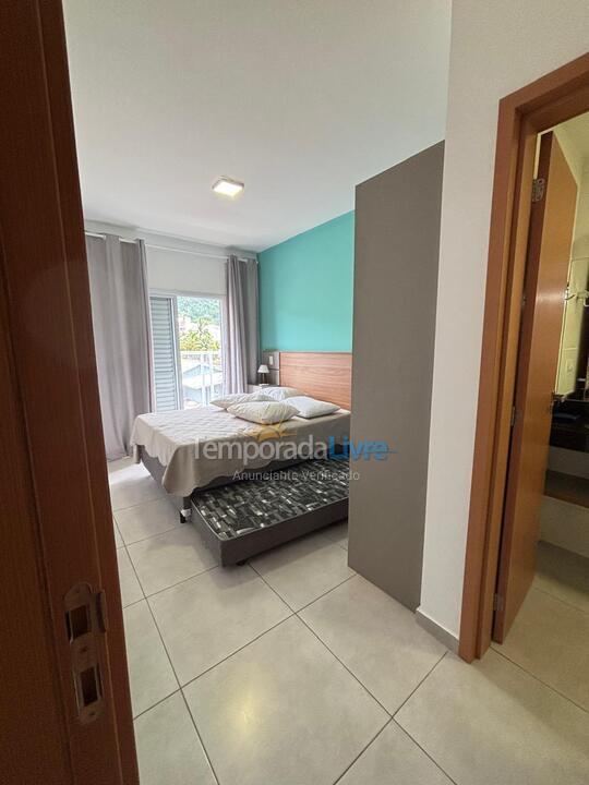 Apartamento para aluguel de temporada em Ubatuba (Praia das Toninhas)