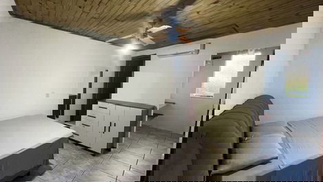 Casa de Praia no Rio Tavares: Família e Natureza