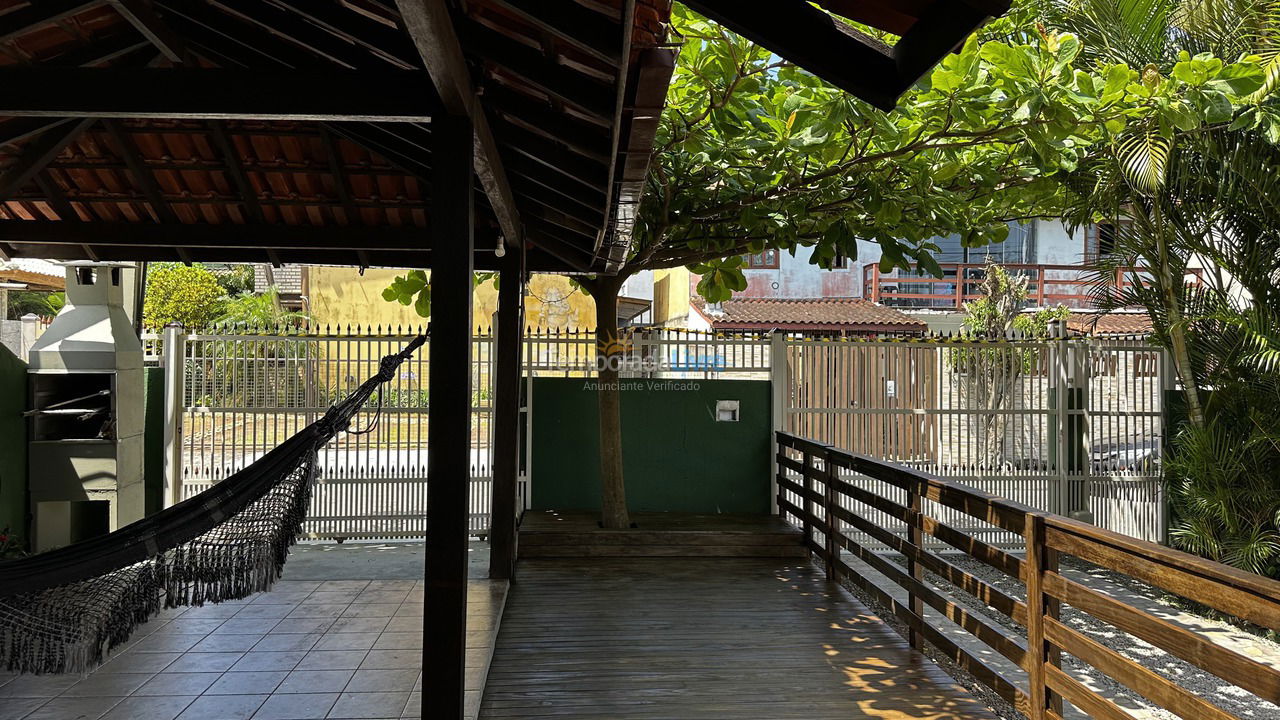 Casa para aluguel de temporada em Florianópolis (Rio Tavares)