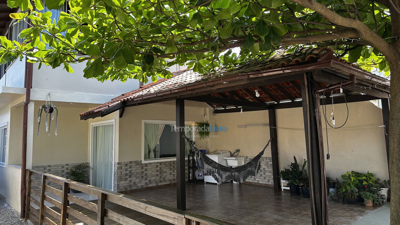 Casa para aluguel de temporada em Florianópolis (Rio Tavares)