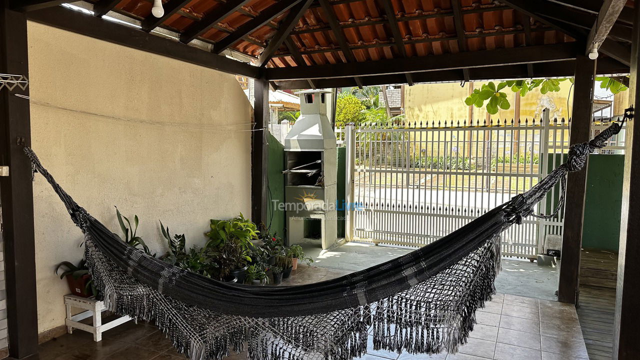 Casa para aluguel de temporada em Florianópolis (Rio Tavares)