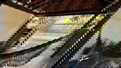 Casa de Praia no Rio Tavares: Família e Natureza