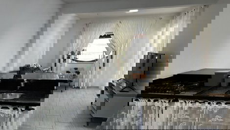 Casa de Praia no Rio Tavares: Família e Natureza