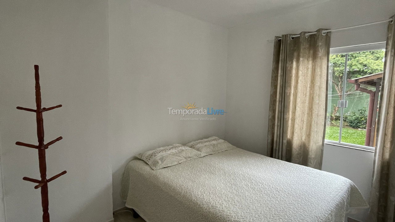 Casa para aluguel de temporada em Florianópolis (Rio Tavares)