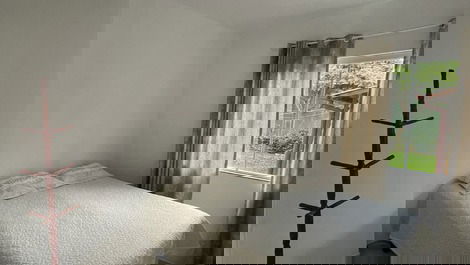 Casa de Praia no Rio Tavares: Família e Natureza