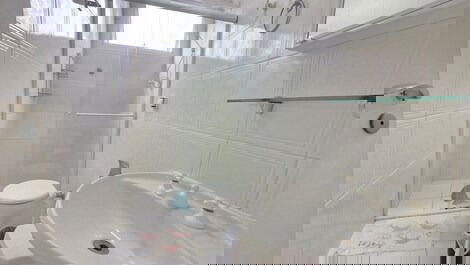 BEAUTIFUL 2 BEDROOM APARTMENT 50 METERS FROM THE BEACH, 1 VG GAR, sleeps 6